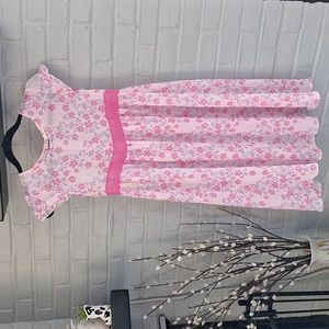 🌸 Beautiful Spring or Summer dress by Cherokee. Size Large 10/12